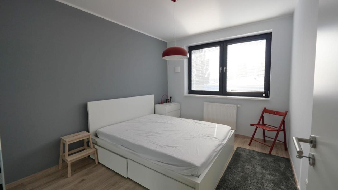 Air-Conditioned, 2 Room Apartment With Terrace 브라티슬라바 외부 사진