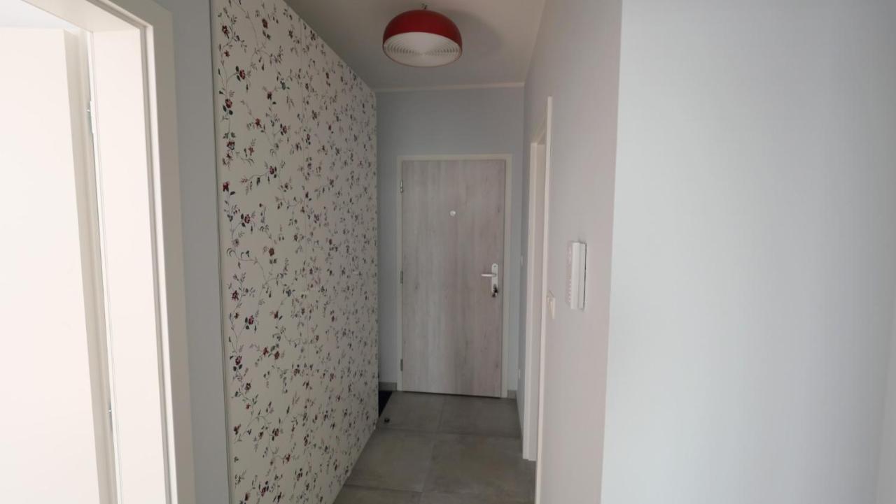 Air-Conditioned, 2 Room Apartment With Terrace 브라티슬라바 외부 사진