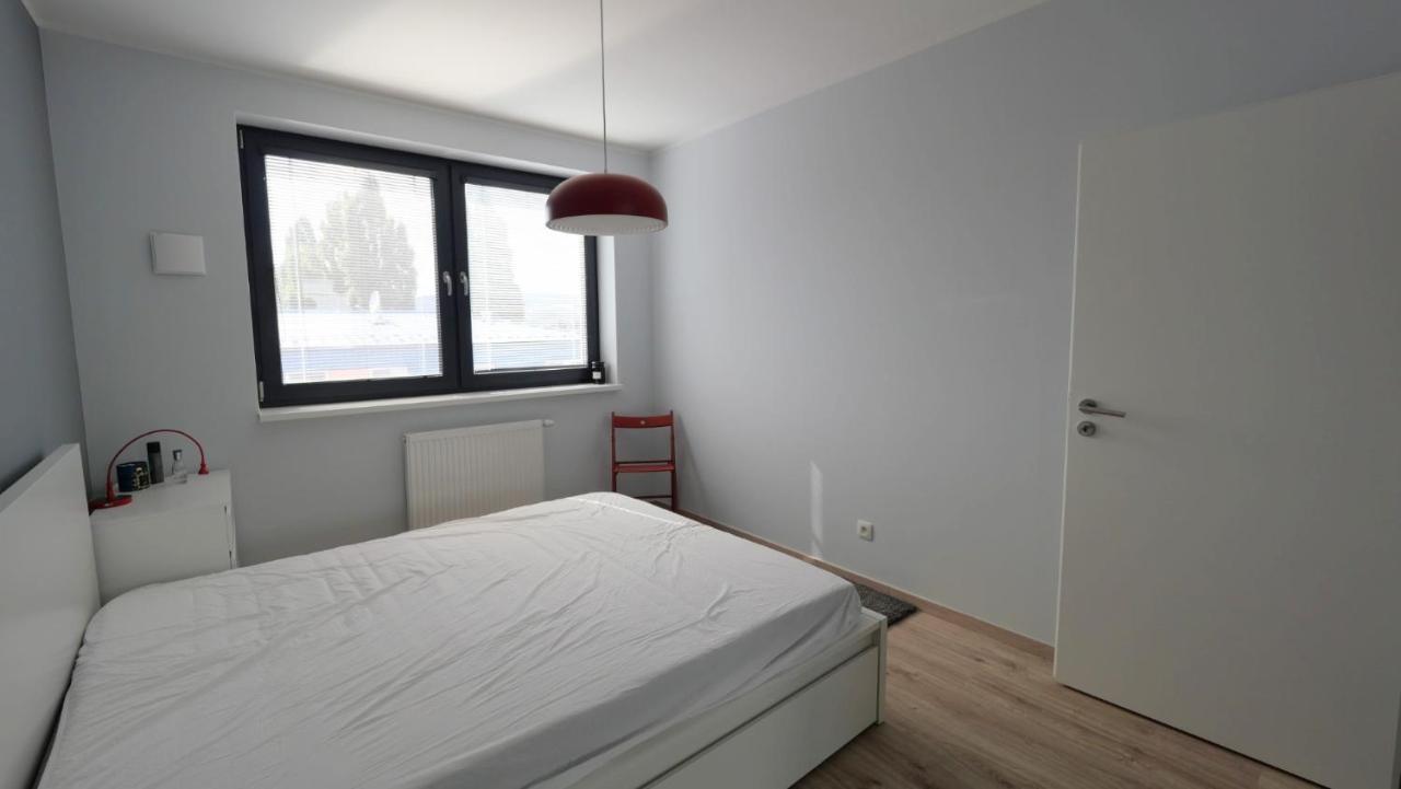 Air-Conditioned, 2 Room Apartment With Terrace 브라티슬라바 외부 사진