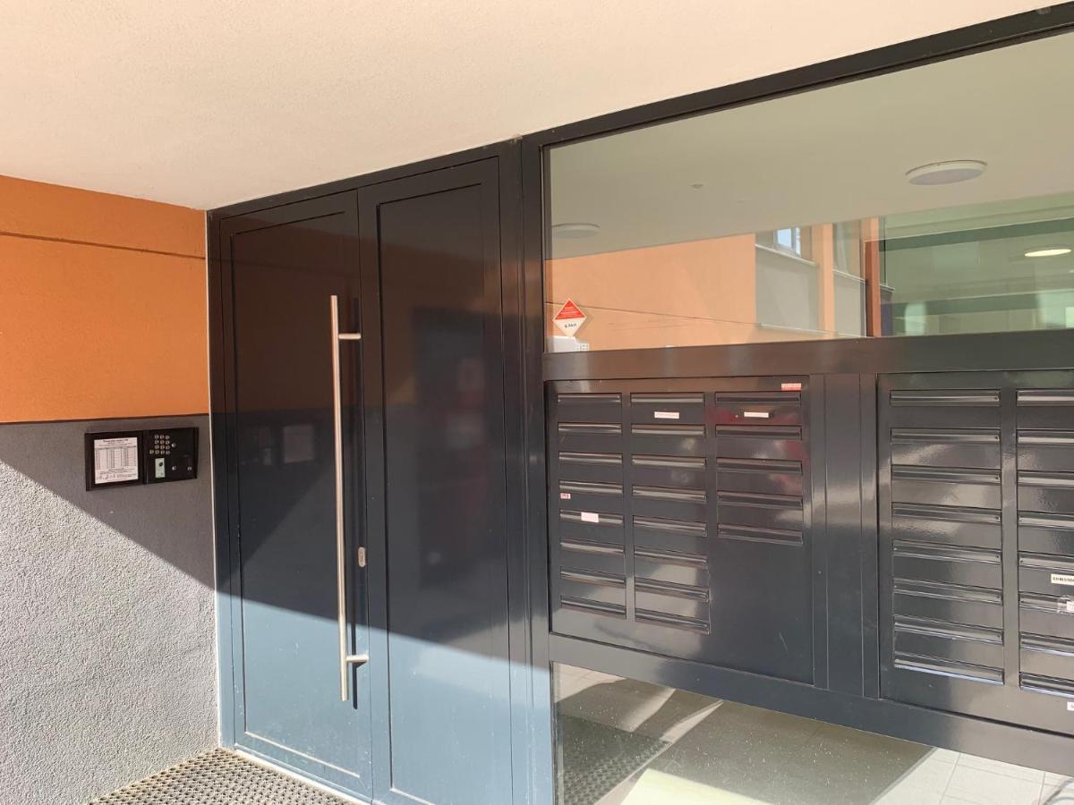 Air-Conditioned, 2 Room Apartment With Terrace 브라티슬라바 외부 사진